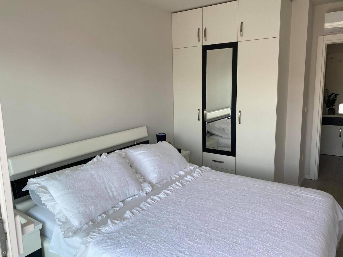 Modern Apartments With Garage Makarska Exterior foto