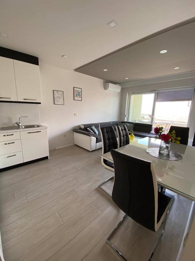 Modern Apartments With Garage Makarska Exterior foto