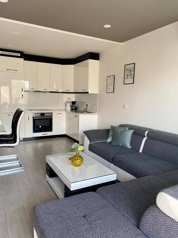 Modern Apartments With Garage Makarska Exterior foto