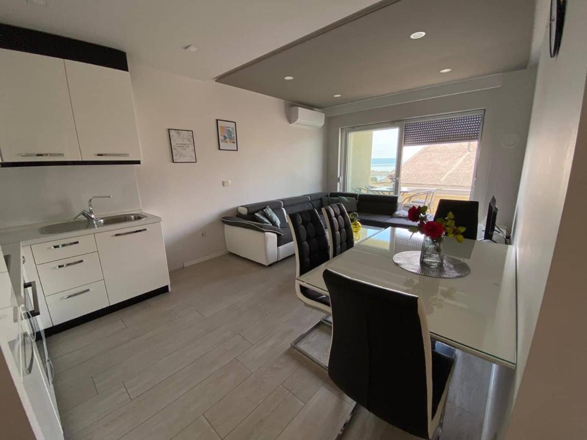 Modern Apartments With Garage Makarska Exterior foto